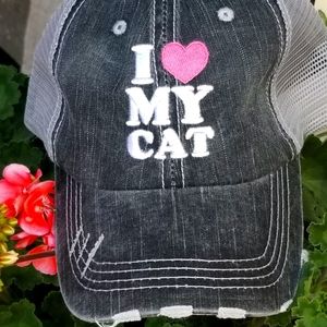 🐾 ladies distressed trucker hat🐾